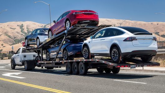 特斯拉Q4前两周生产7400辆Model 3 申请龙舌兰酒商标